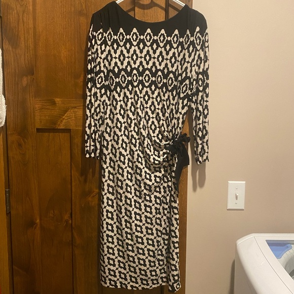 Black and Beige Patterned Dress - Picture 1 of 7